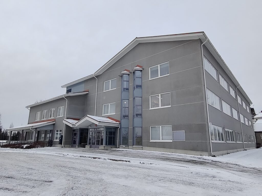 Rakennus ulkoapäin.